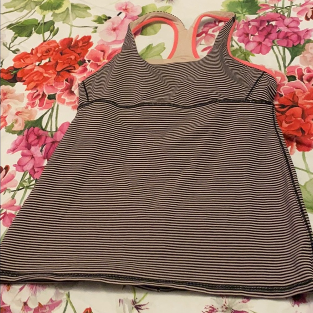 Lululemon racer back tank top size 4-6